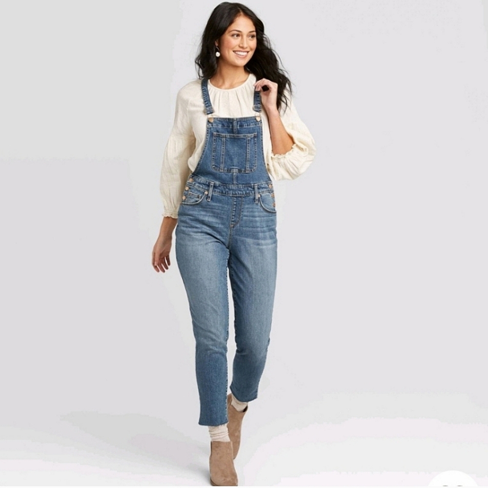 Universal Thread High-Rise Denim Overalls Cropped Tapered Medium Wash Raw Hem 6
